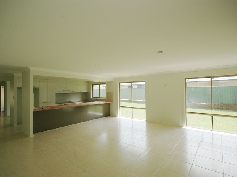 19 Lyrebird Place, Port Macquarie NSW 2444