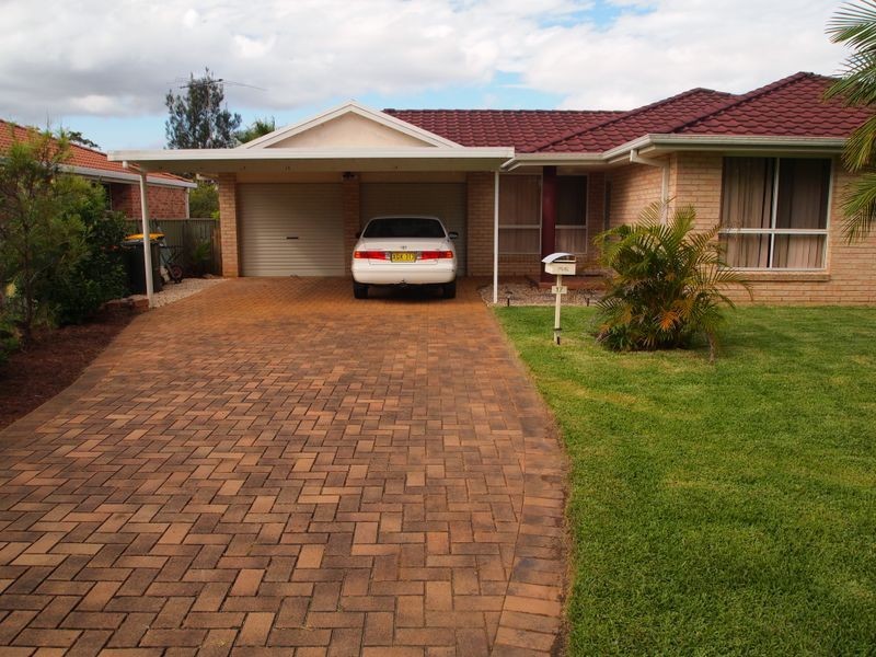 17 Yarra Avenue, Port Macquarie NSW 2444