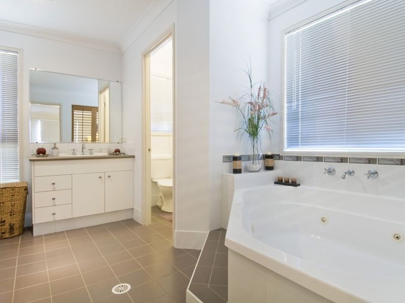 54 Crestwood Drive, Port Macquarie NSW 2444