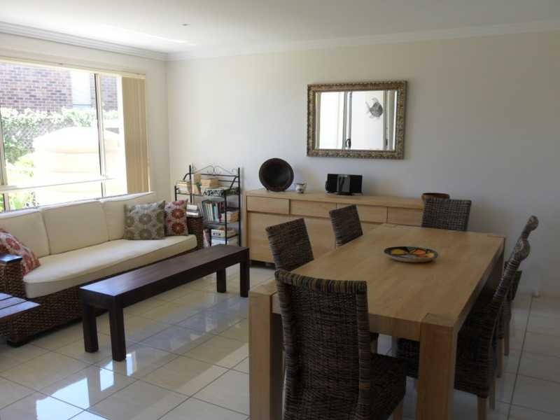 2/1 Laguna Place, Port Macquarie NSW 2444