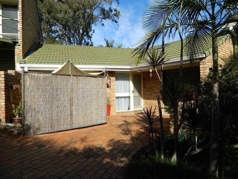 2/11 Banjora Place, Lake Cathie NSW 2445