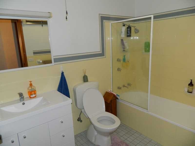 2/11 Banjora Place, Lake Cathie NSW 2445