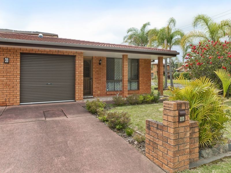 2/6 Mallawa Crescent, Port Macquarie NSW 2444