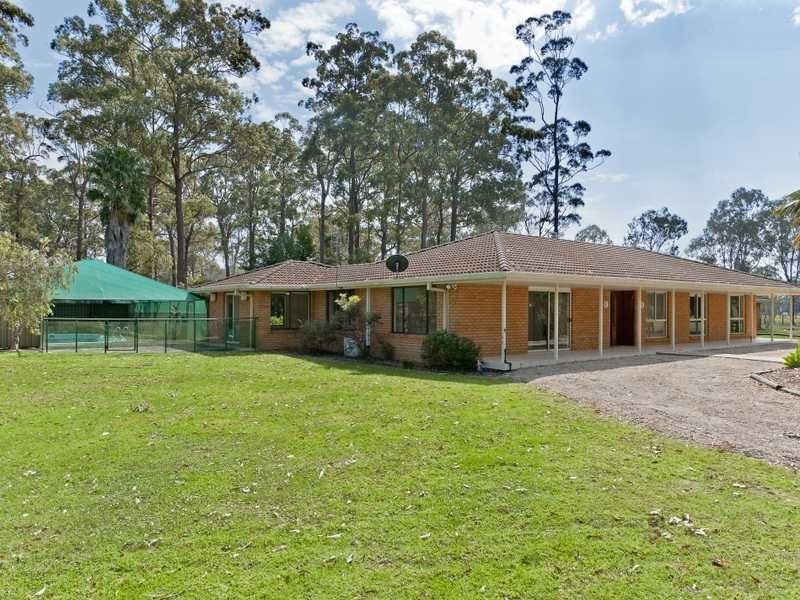 40 McMillan Drive, Blackmans Point NSW 2444