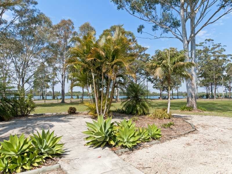40 McMillan Drive, Blackmans Point NSW 2444