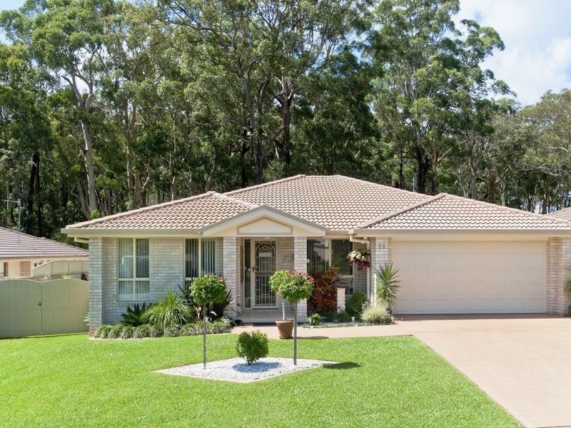 16 Lyrebird Place, Port Macquarie NSW 2444