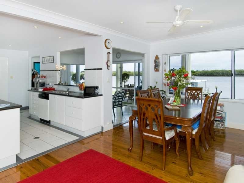 19 Riverside Drive, Port Macquarie NSW 2444