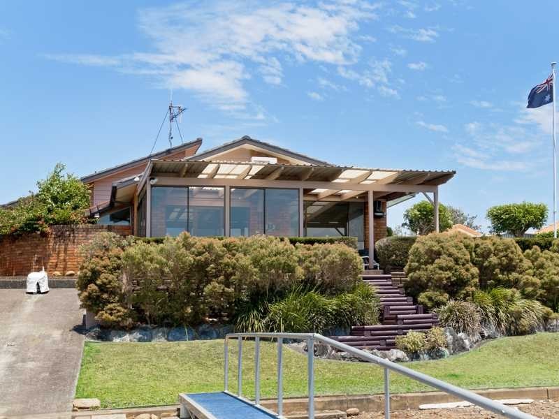 11 Laguna Place, Port Macquarie NSW 2444