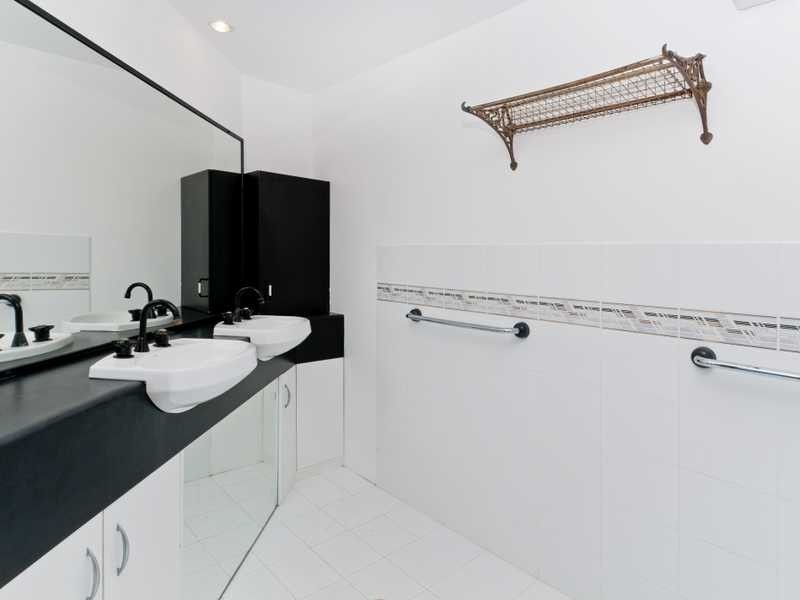 5 Vendul Crescent, Port Macquarie NSW 2444