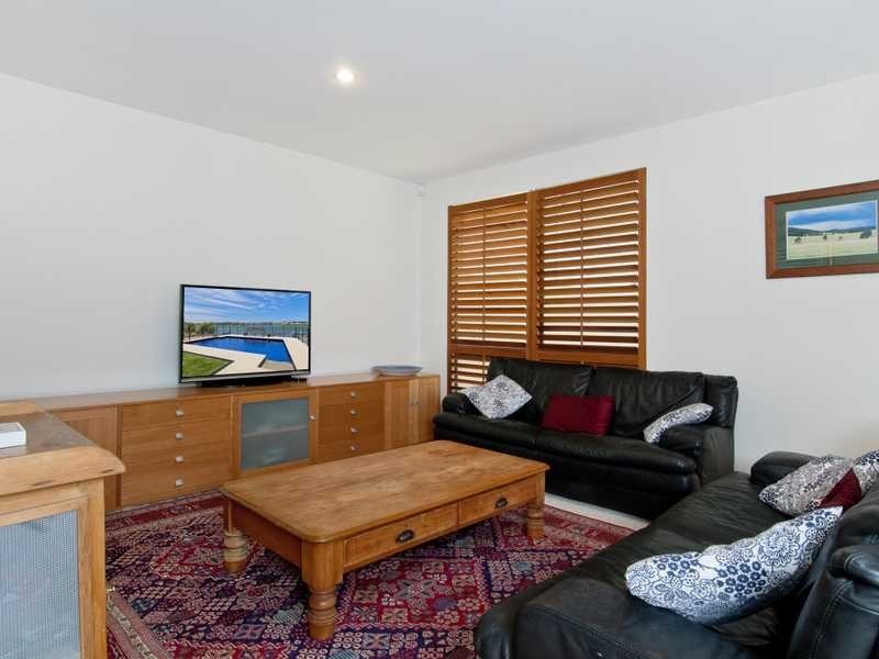 2/4 The Peninsula, Port Macquarie NSW 2444