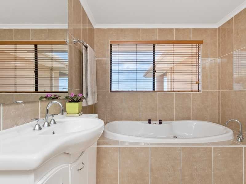 2/4 The Peninsula, Port Macquarie NSW 2444