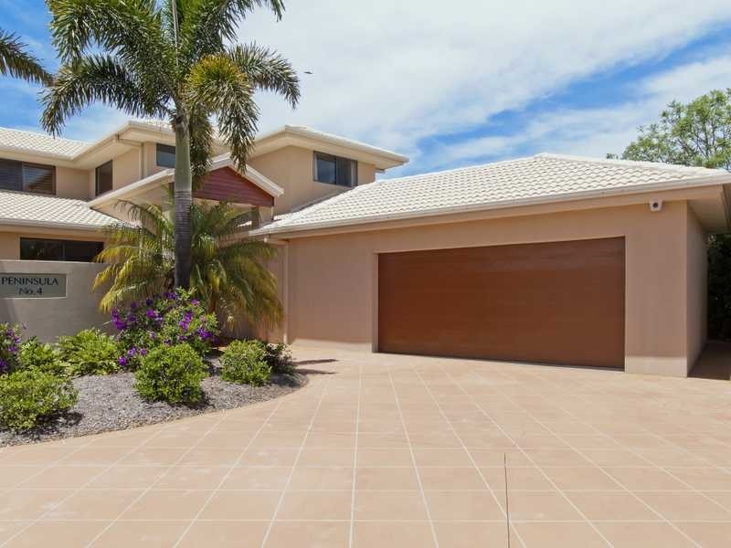 2/4 The Peninsula, Port Macquarie NSW 2444