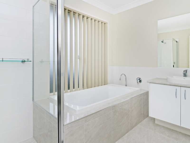 10 Round Oak Close, Port Macquarie NSW 2444