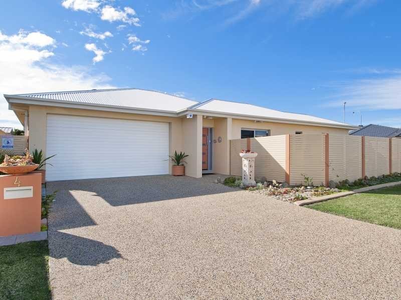 4 Harbourside Crescent, Port Macquarie NSW 2444