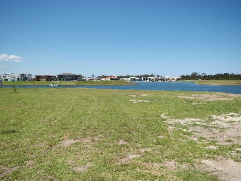 8 The Peninsula, Port Macquarie NSW 2444