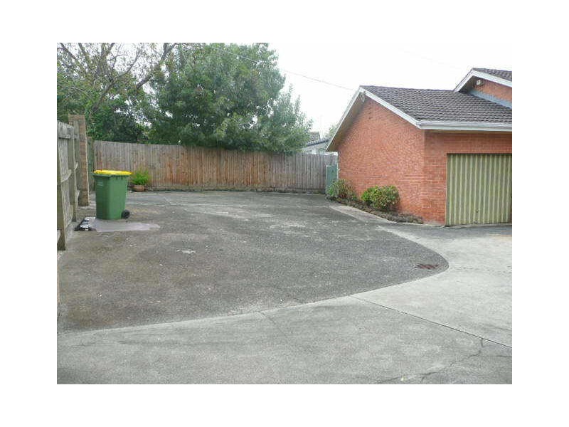 42 Felix Grove, Mooroolbark VIC 3138