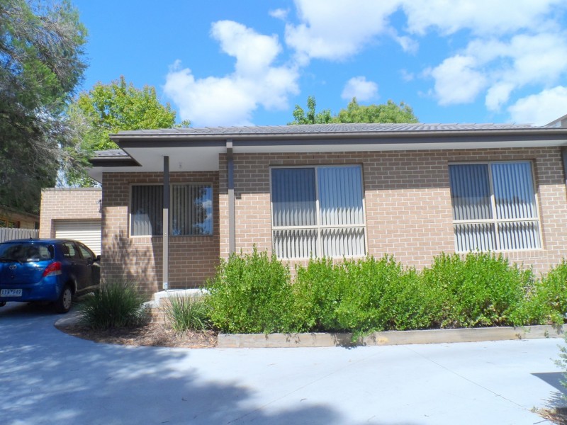 Unit 2/42 Zina Grove, Mooroolbark VIC 3138