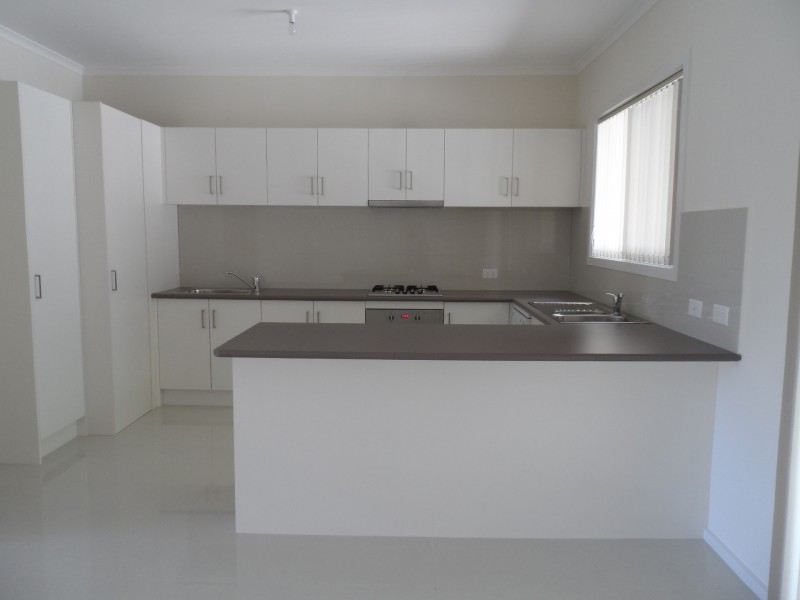 Unit 2/42 Zina Grove, Mooroolbark VIC 3138