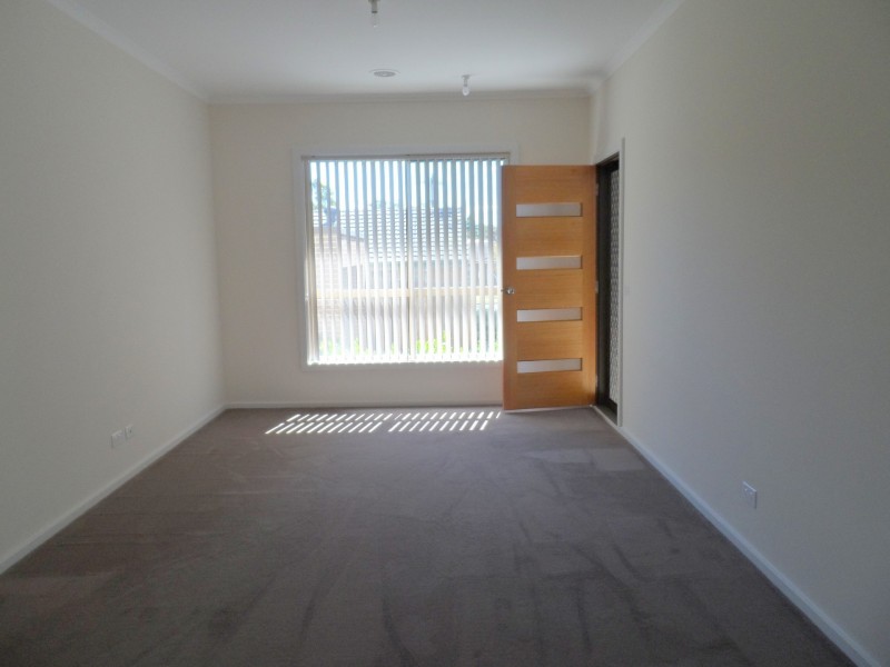 Unit 2/42 Zina Grove, Mooroolbark VIC 3138