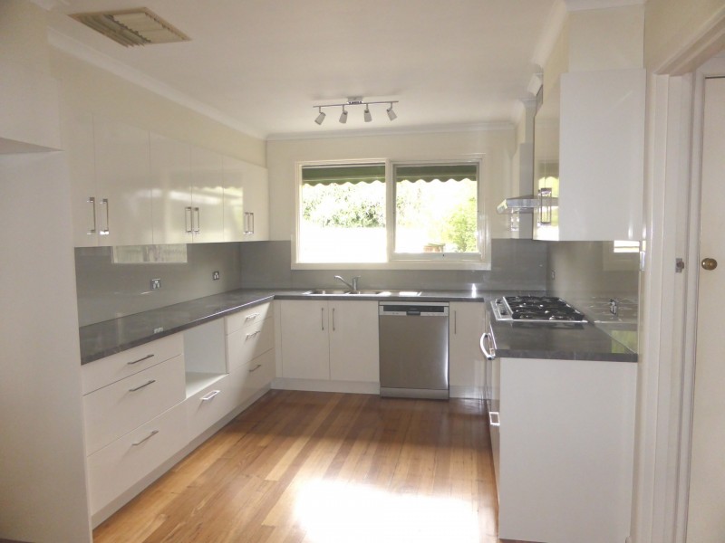 15 Beatrice Street, Kilsyth VIC 3137