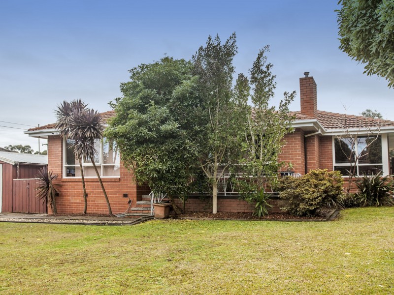 34 Bellara Drive, Mooroolbark VIC 3138