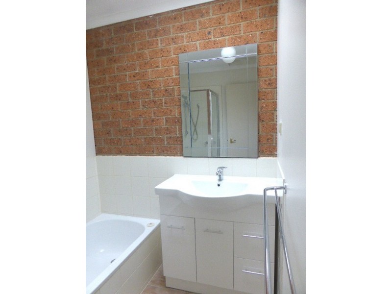 Unit 2/237-239 Hull Road, Mooroolbark VIC 3138