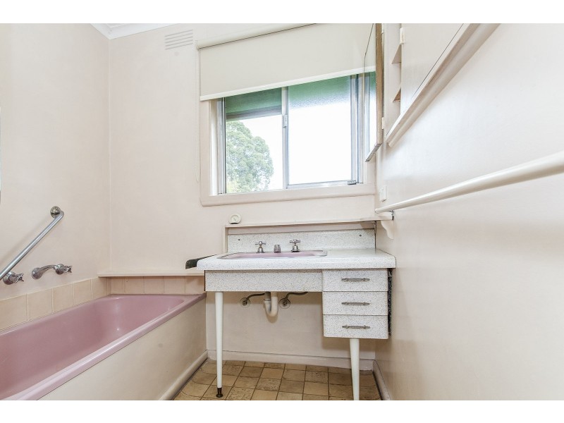 27 Ervin Road, Kilsyth VIC 3137