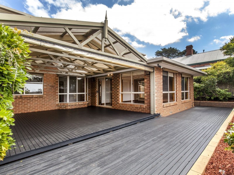 13 Hilledge Lane, Mooroolbark VIC 3138