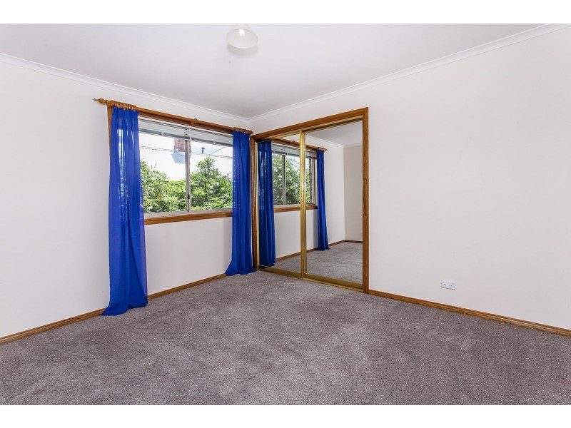 13 Hilledge Lane, Mooroolbark VIC 3138