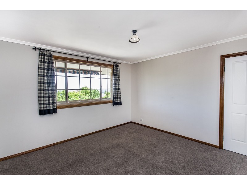 13 Hilledge Lane, Mooroolbark VIC 3138