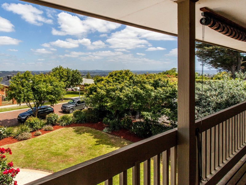 13 Hilledge Lane, Mooroolbark VIC 3138