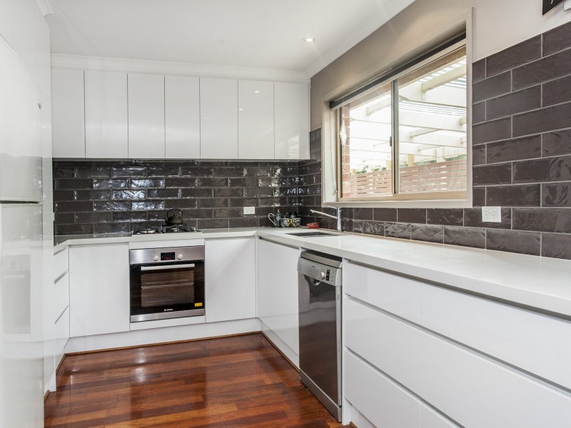 6 Woodridge Close, Montrose VIC 3765