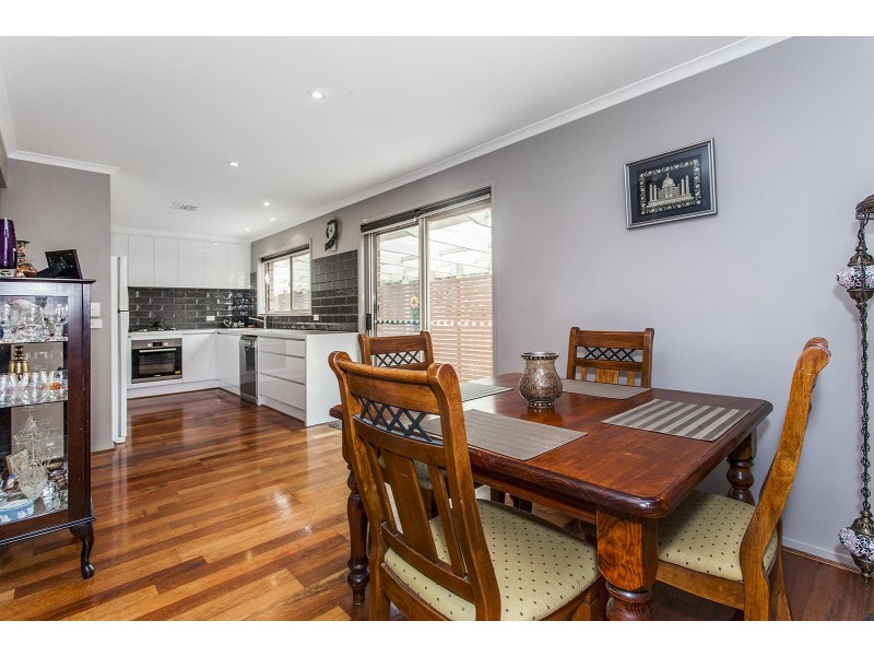 6 Woodridge Close, Montrose VIC 3765