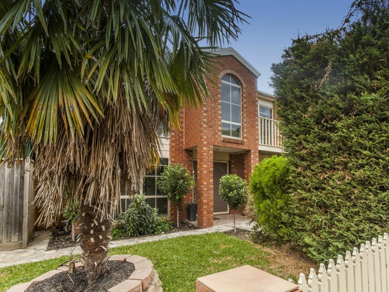 6 Woodridge Close, Montrose VIC 3765