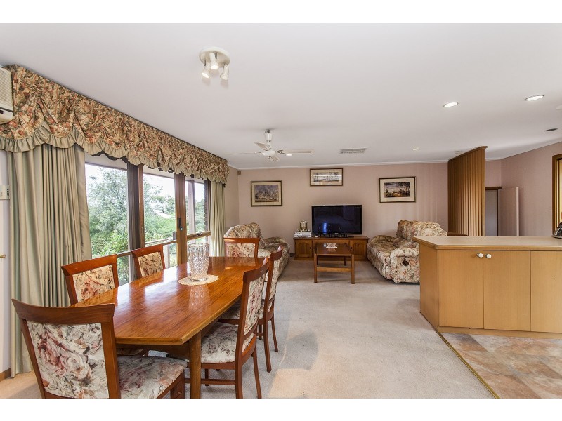 5 Delmont Court, Mooroolbark VIC 3138