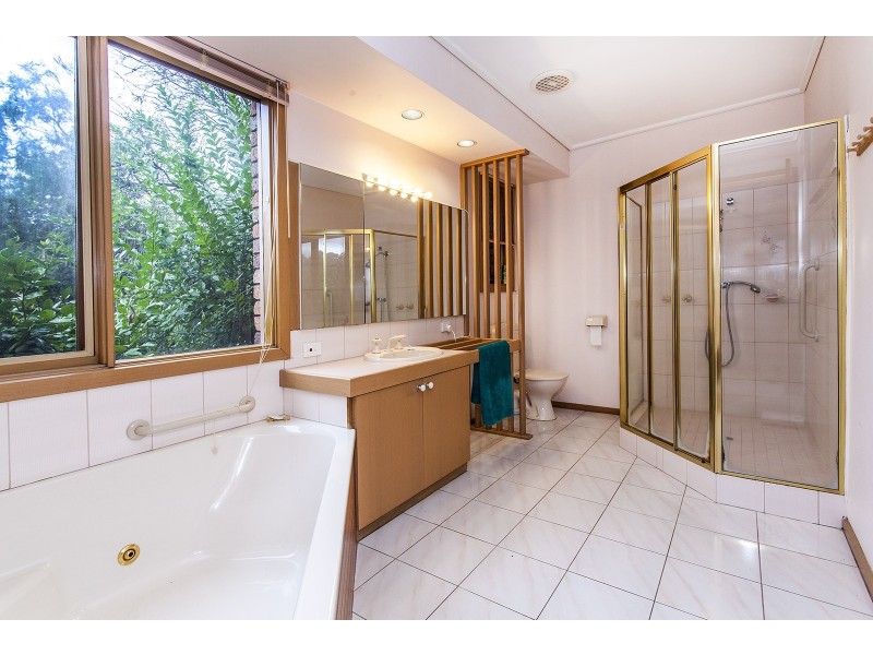 5 Delmont Court, Mooroolbark VIC 3138