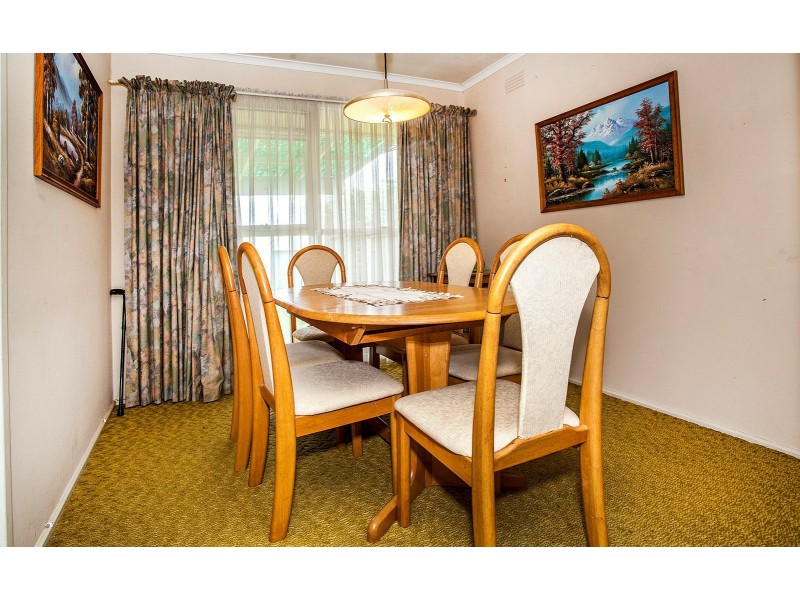 17 Neville Street, Mooroolbark VIC 3138