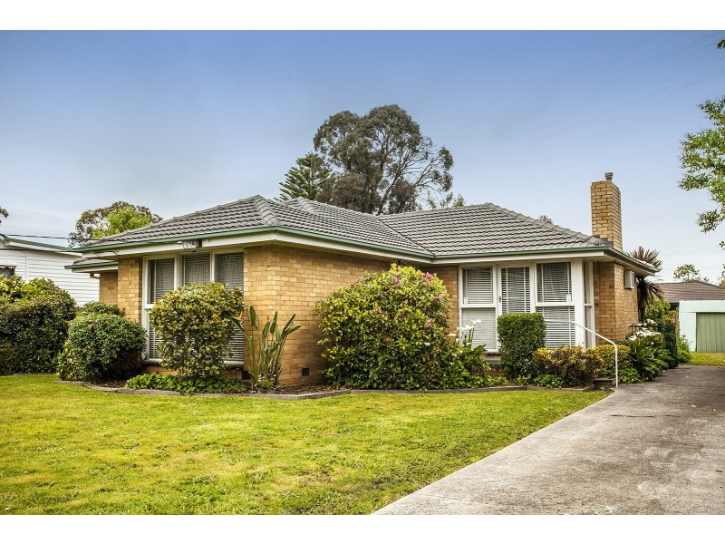 17 Neville Street, Mooroolbark VIC 3138