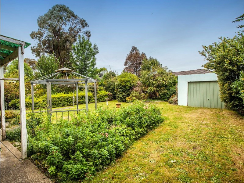 17 Neville Street, Mooroolbark VIC 3138