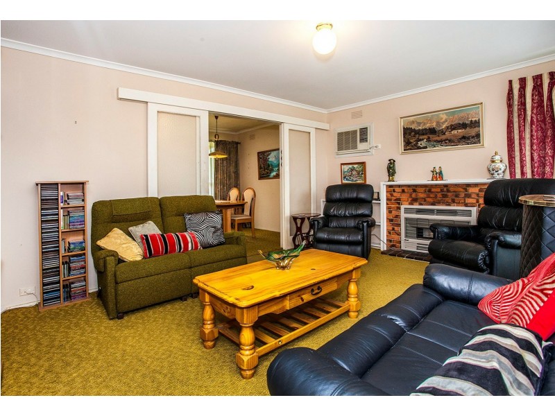 17 Neville Street, Mooroolbark VIC 3138