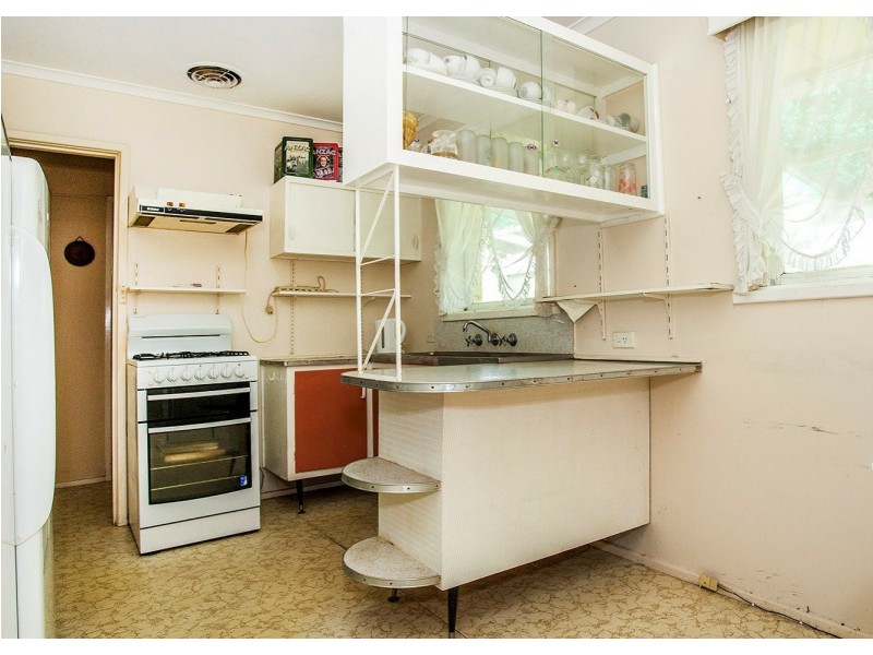 17 Neville Street, Mooroolbark VIC 3138