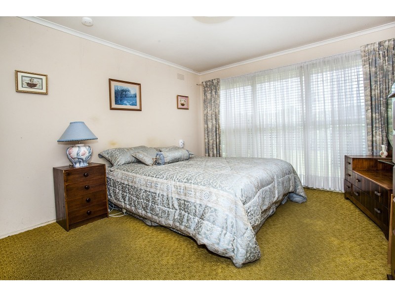 17 Neville Street, Mooroolbark VIC 3138