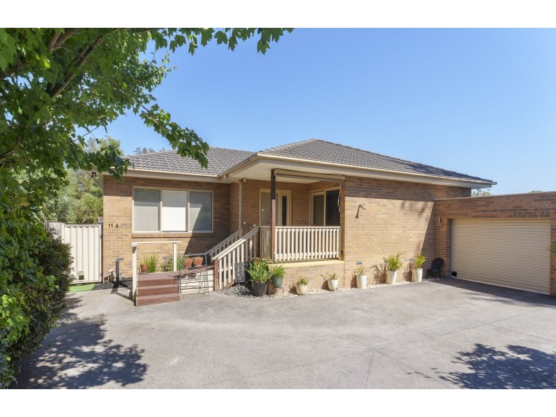 11a Esther Crescent, Mooroolbark VIC 3138