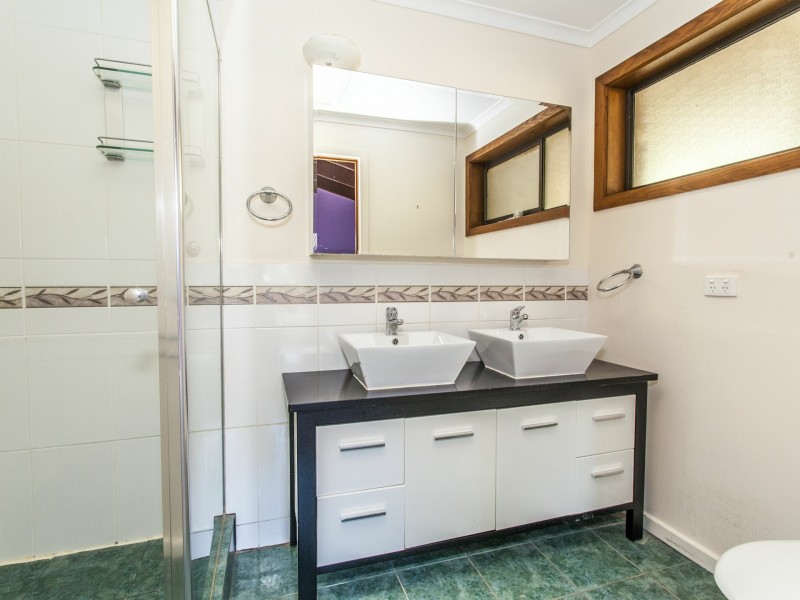 11 Marion Avenue, Mooroolbark VIC 3138