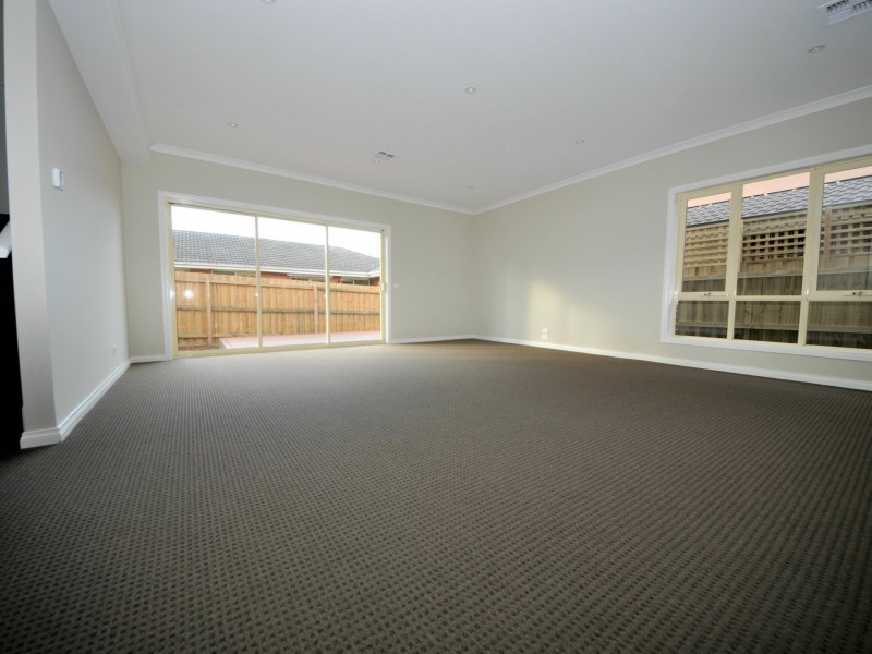 Unit 8/48 Lusher Road, Croydon VIC 3136