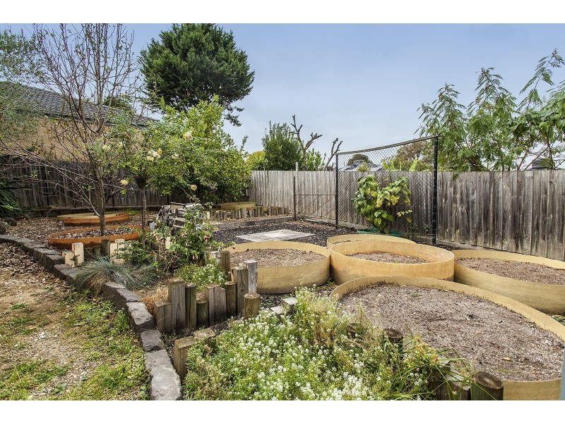 13 Krowera Street, Mooroolbark VIC 3138