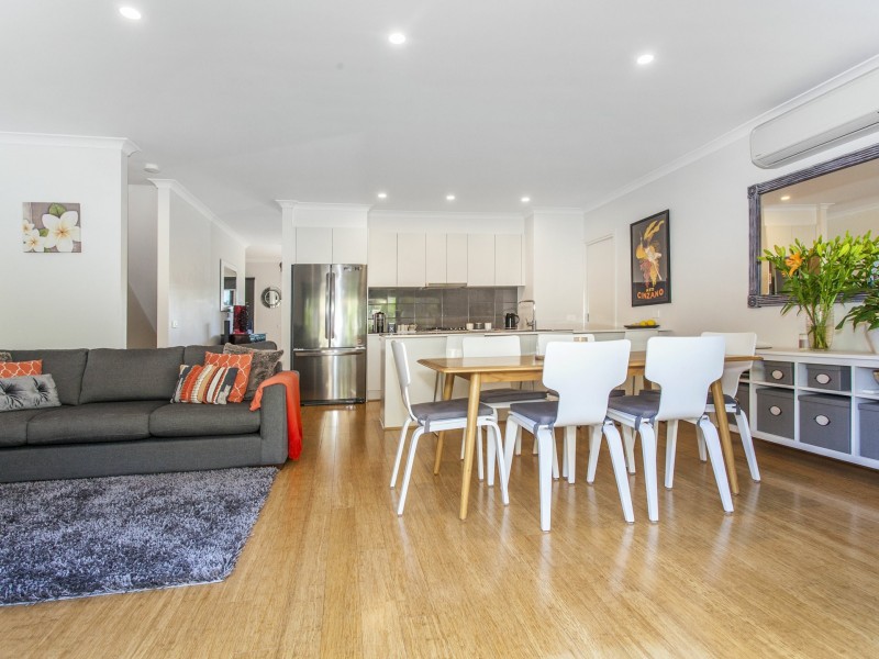 8 Yellow Gum Crescent, Mooroolbark VIC 3138