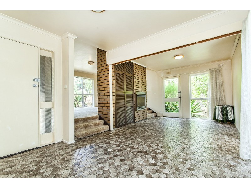 1 Narool Court, Croydon VIC 3136