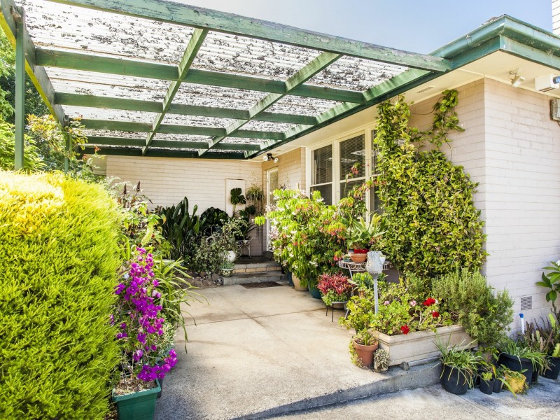 11 Kalimna Street, Mooroolbark VIC 3138