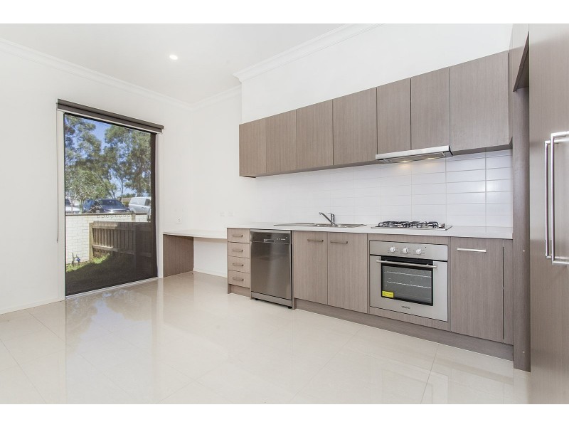 35a Cambridge Road, Mooroolbark VIC 3138